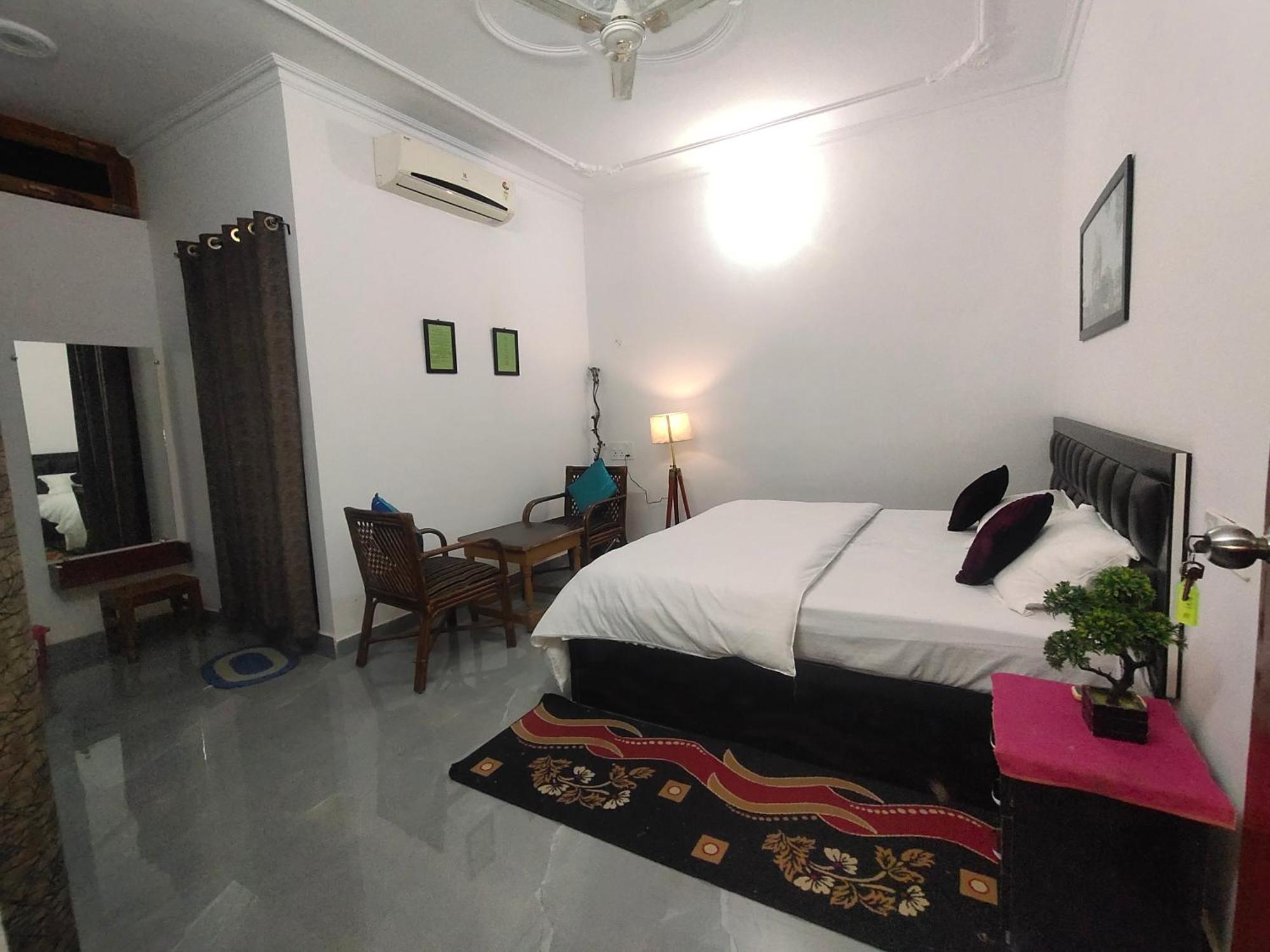 Khajuraho Glory Homestay Екстериор снимка