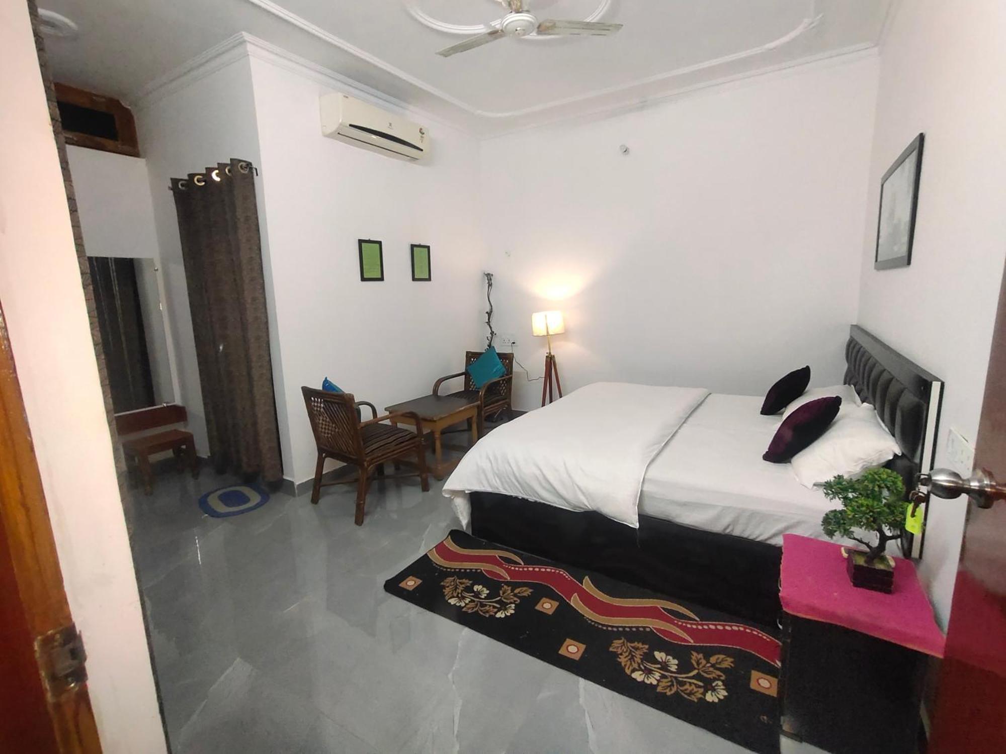 Khajuraho Glory Homestay Екстериор снимка