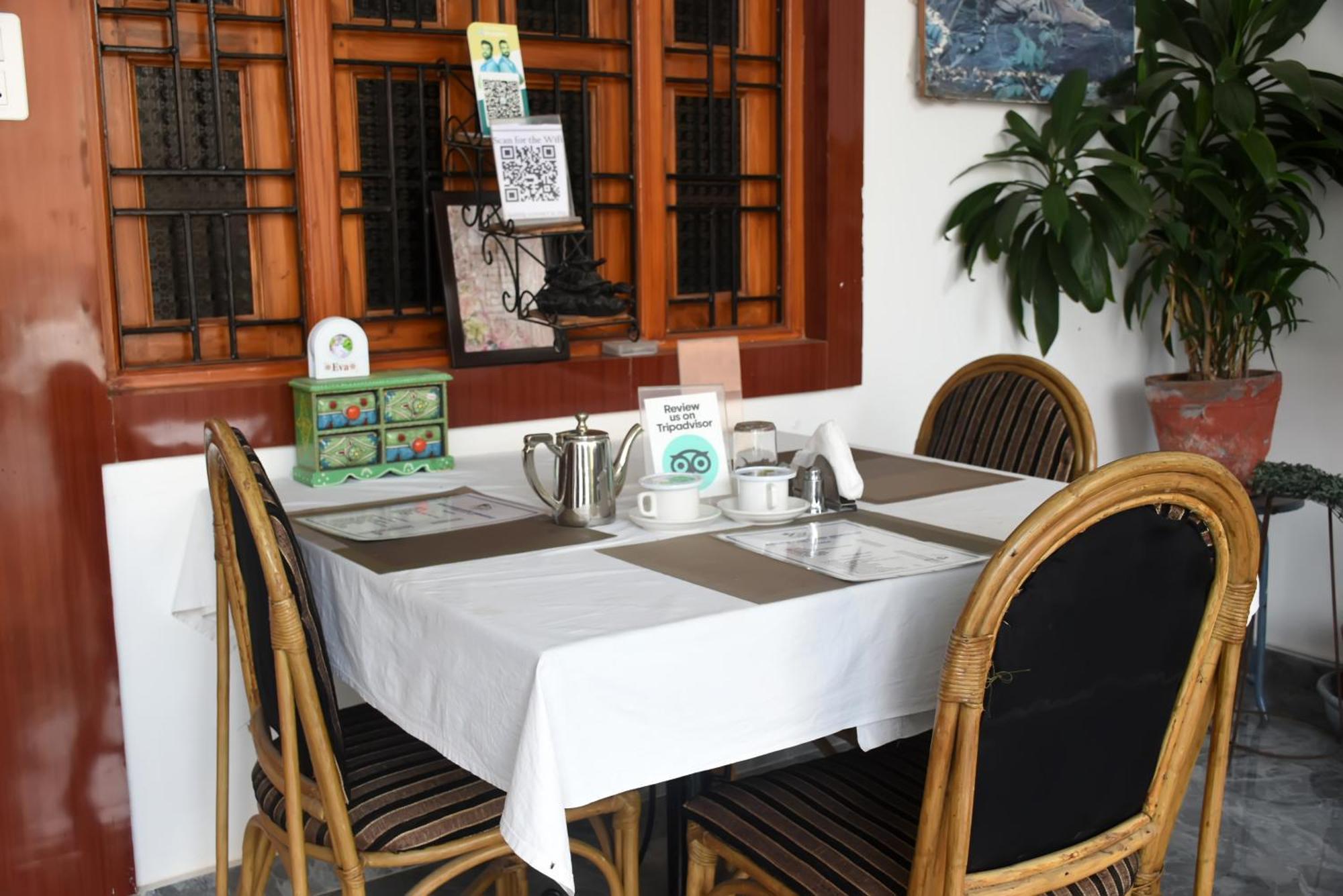 Khajuraho Glory Homestay Екстериор снимка