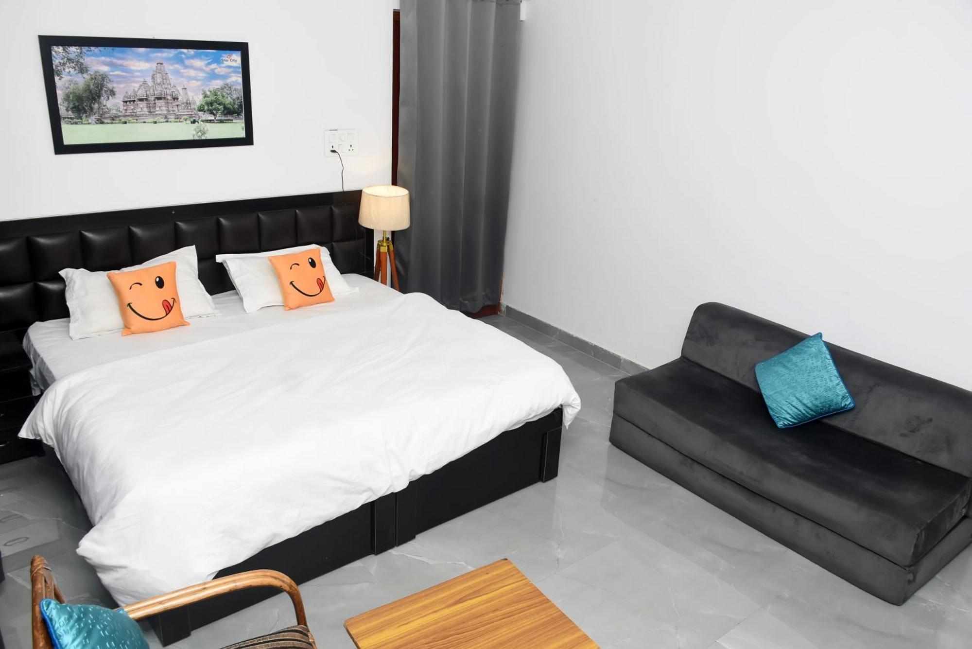 Khajuraho Glory Homestay Екстериор снимка