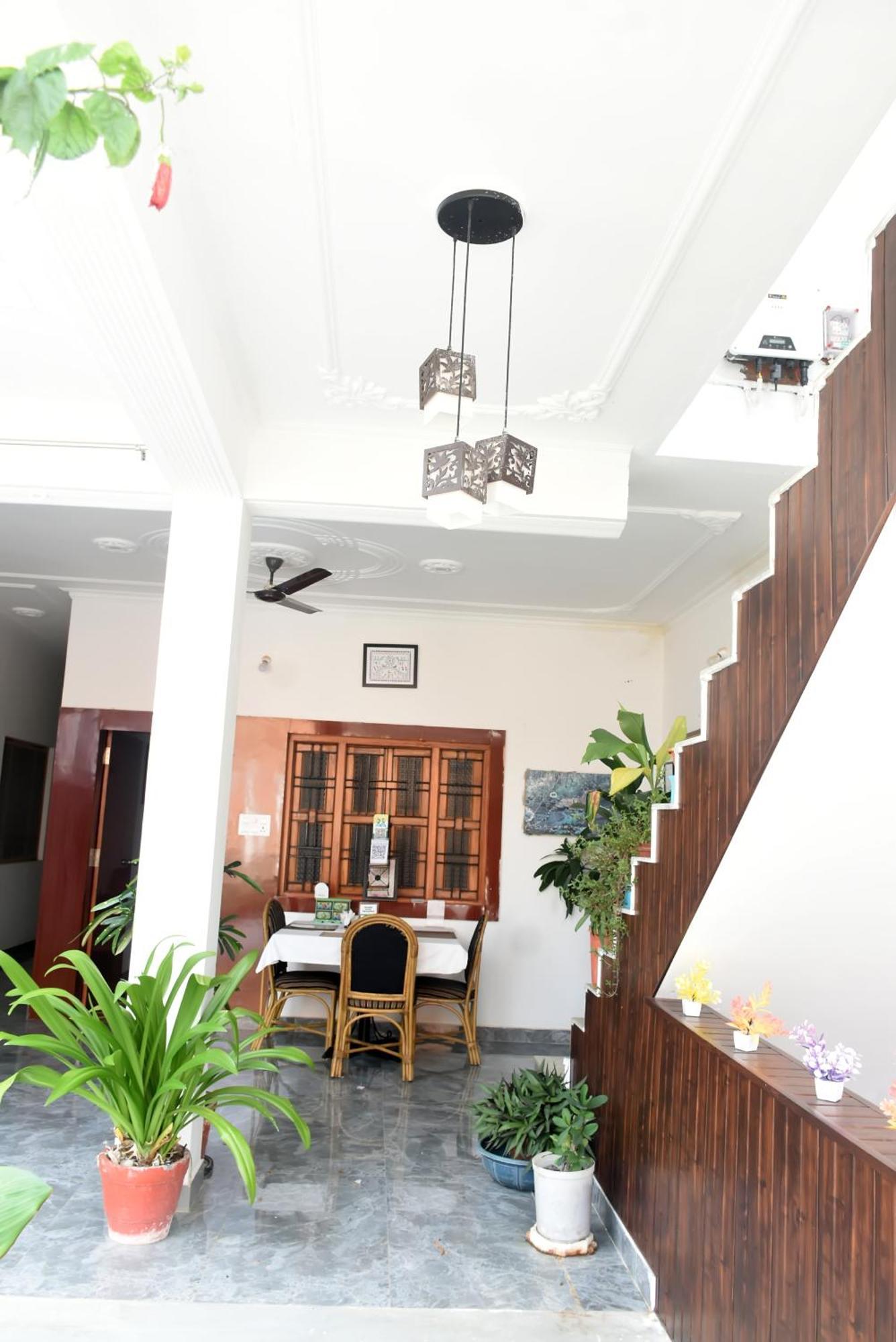 Khajuraho Glory Homestay Екстериор снимка