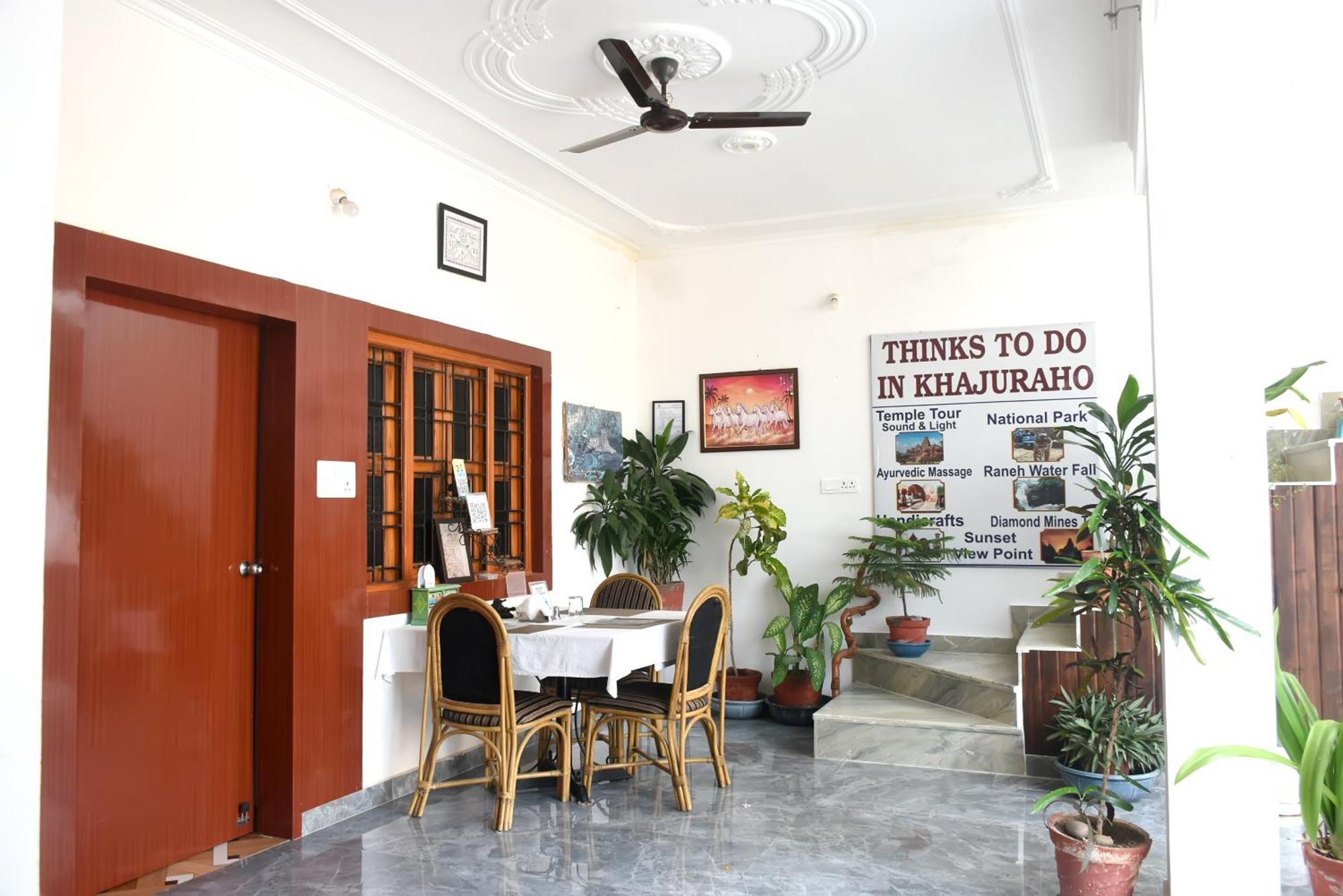 Khajuraho Glory Homestay Екстериор снимка