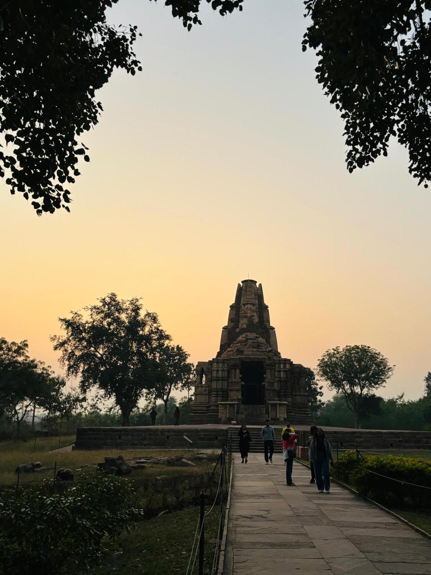 Khajuraho Glory Homestay Екстериор снимка