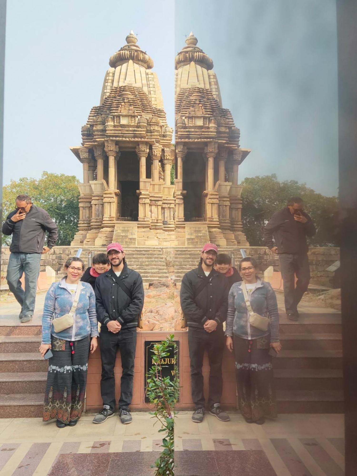 Khajuraho Glory Homestay Екстериор снимка